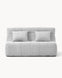 Sofa dwuosobowa SHAPE - sofa dwuosobowa widok z przodu, z dwoma poduszkami na siedzisku i przeszyciami.