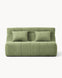 Sofa dwuosobowa SHAPE - sofa dwuosobowa widok z przodu, z dwoma poduszkami na siedzisku i przeszyciami.