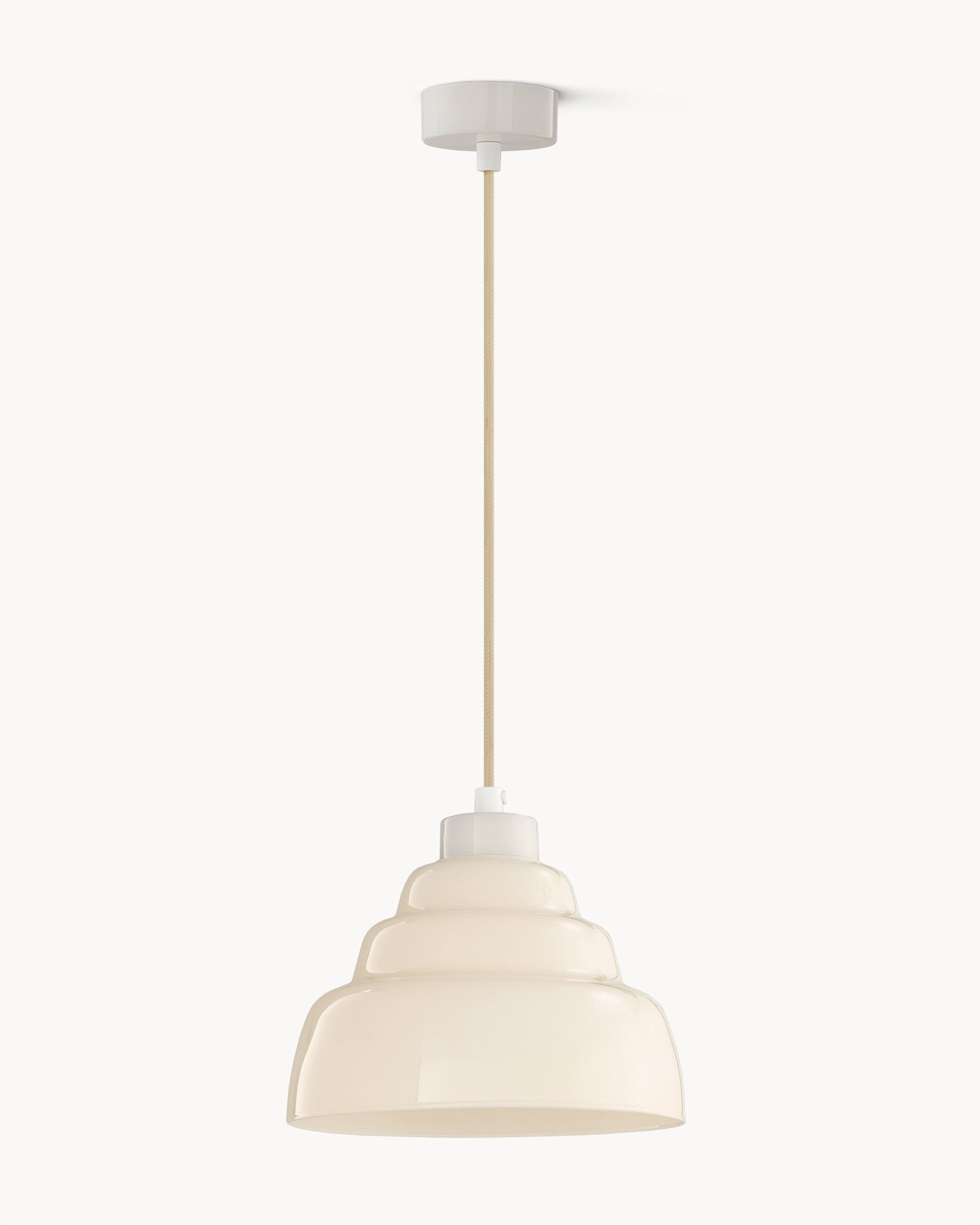 Lampa wisząca FIZZ - lampa wisząca z okrągłym kloszem, zawieszona na cienkim przewodzie. Widok z przodu, ukazujący kształt i detale klosza.