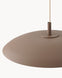 Lampa wisząca HALO - zbliżenie na lampę wiszącą z okrągłym kloszem i przewodem.