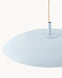Lampa wisząca HALO - zbliżenie na lampę wiszącą z okrągłym kloszem i przewodem.