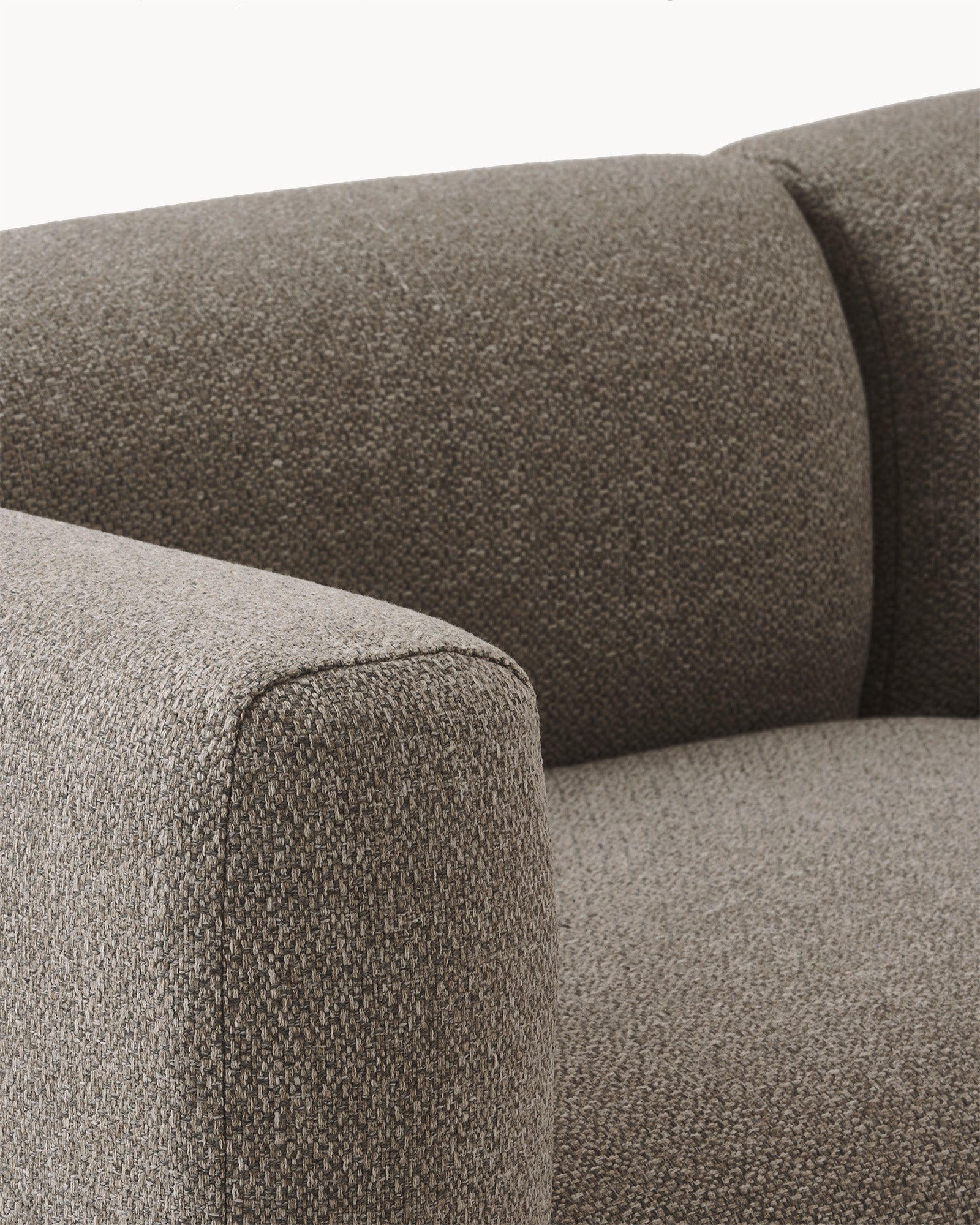 Sofa modułowa MODULO - zbliżenie na narożnik sofy modułowej, ukazujące detale wykończenia i kształt.